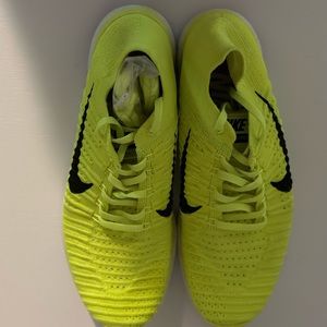 Women’s size 9 NIKE FREE RN FLYKNIT R Women's Running Shoes